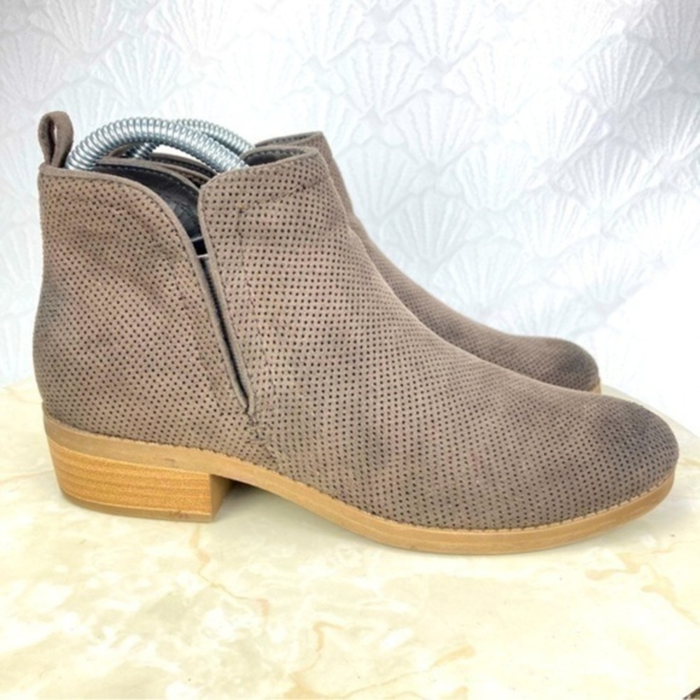 Dolce Vita Ankle Booties Womens Sz 7.5 Brown Perforated Faux Suede Slip On Boots